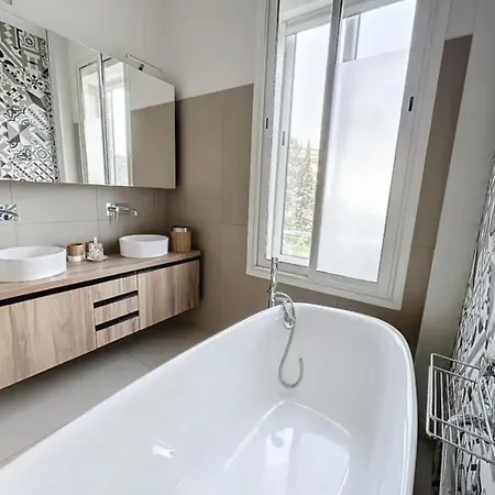 Daire Luxurious 3-bedroom With Stunning Sea View Cannes